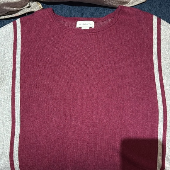 Liz Claiborne Beautiful oversized Scoop Neck Sweater Ptp 23 lenght 24” - Picture 7 of 7